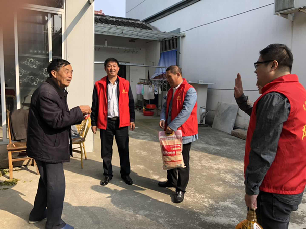 木渎文旅集团党总支开展重阳节关爱老党员主题活动