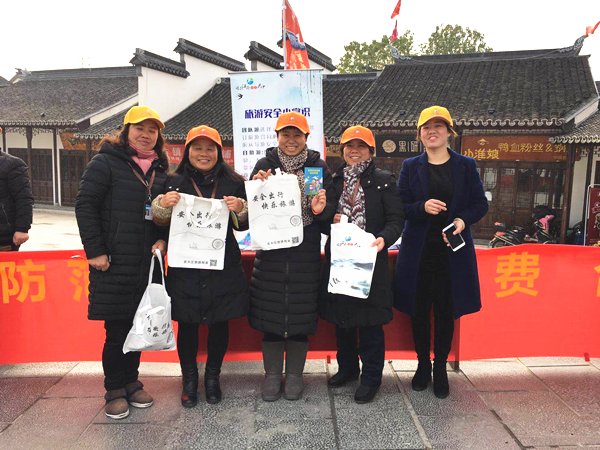区旅游局开展旅游安全及宪法宣传活动