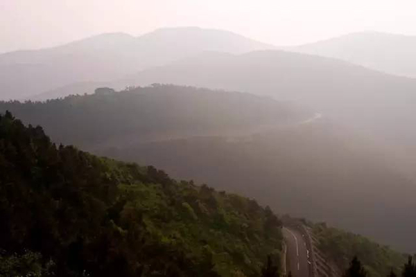 对于西山，我不是归人，是个过客