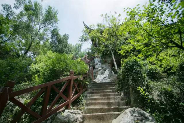 对于西山，我不是归人，是个过客