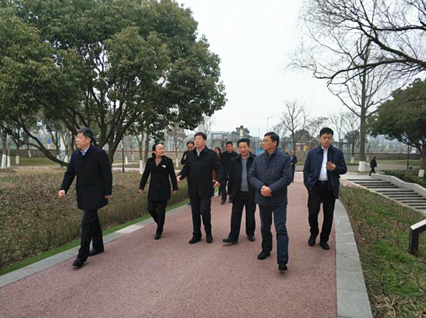 宁夏吴忠市利通区党政考察团参观太湖公园