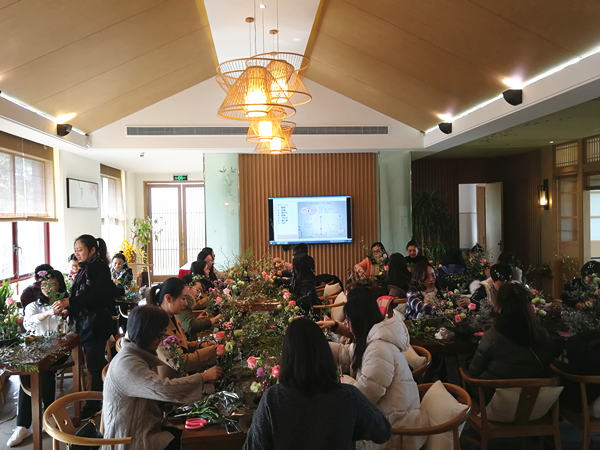 帮老扶幼行关爱·花开阳山踏春风——吴中文化体育和旅游局开展庆三八妇女活动