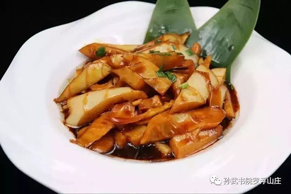 春风十里不如吃起，记那些引诱你味蕾的穹窿美食！