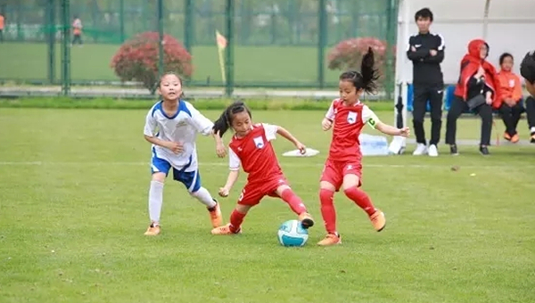 “菁英杯”青少年足球联赛女足U9、U10 组比赛在度假区打响