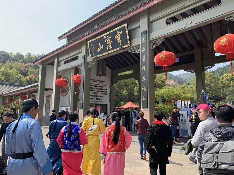 游园赏花探艺寻美味......五一游玩宝鉴等你来查收