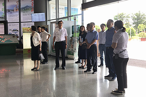 贵州德江县委副书记丁凤鸣一行莅临太旅集团考察