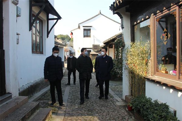区文体旅局领导检查古镇景区疫情防控工作