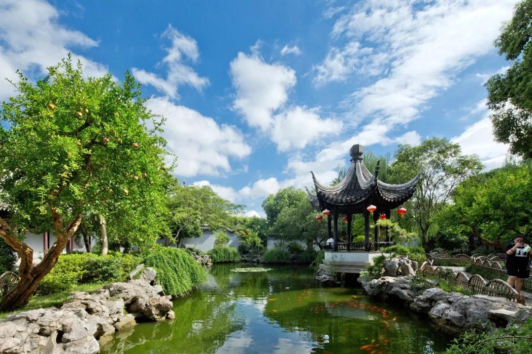 愿春来疫去，再踏吴中山水碧庭