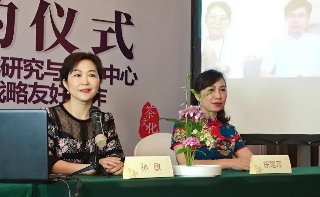 他们，签约啦！
