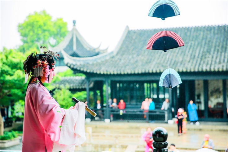一年好景君须记，最是橙黄橘绿时
