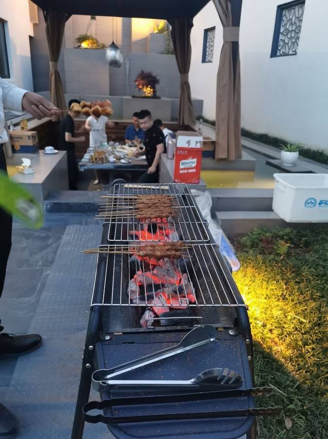 陌上花开缓缓归，隐于湖畔待你寻！