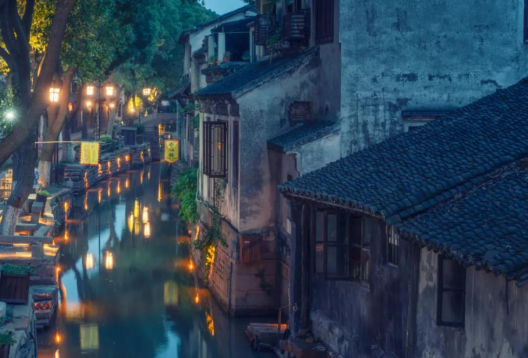 华灯溢彩，点亮甪直撩人夜