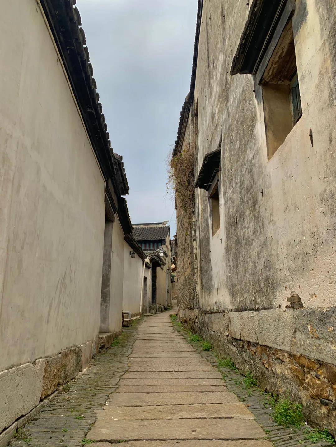 明月湾石板街，一条浓缩的艺术画廊
