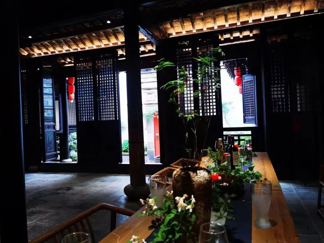 诗意栖居丨百年老宅变民宿，美得不像话！