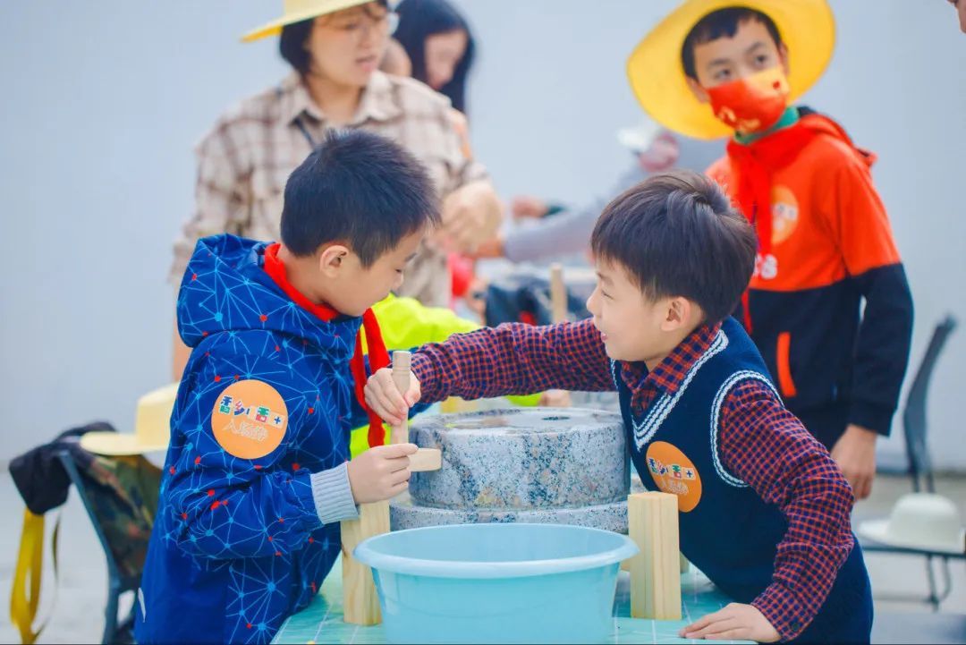 这块田里有快乐，欢迎来上一堂自然丰收课！