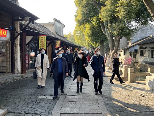 副区长朱筱菁带队检查甪直古镇景区安全生产工作