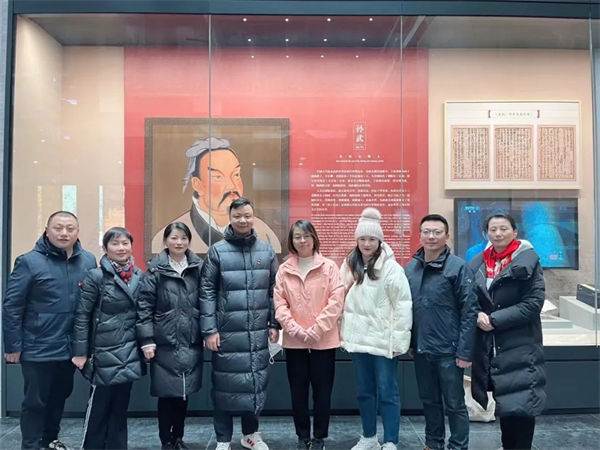 汉藏联谊一家亲 弘扬孙子兵法文化——穹窿山孙子兵法博物馆迎来藏族师生参观