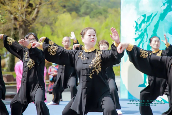 木渎镇社区运动会（全民健身系列活动）暨武术（健身气功）比赛在穹窿山景区成功举行