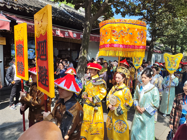 节日期间木渎古镇开展御游节活动
