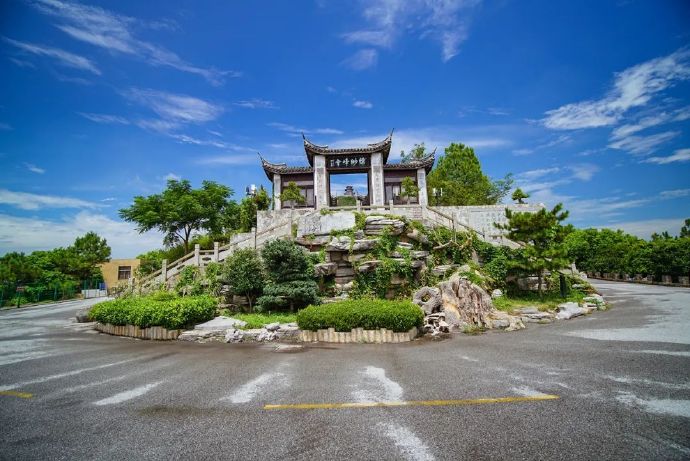 春暖花开，登高望远，踏青赏景