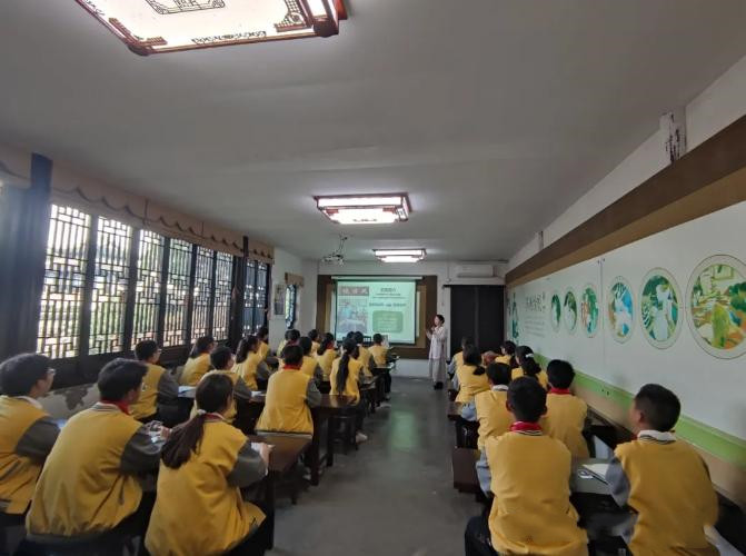 阅读织梦•苏绣体验之旅 —— 北上广学员共赴木渎古镇凤绣娘刺绣艺术工作室秋日之约