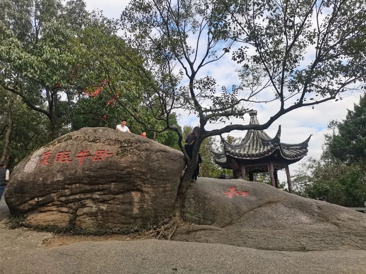 漫步灵岩，探寻秋之秘境