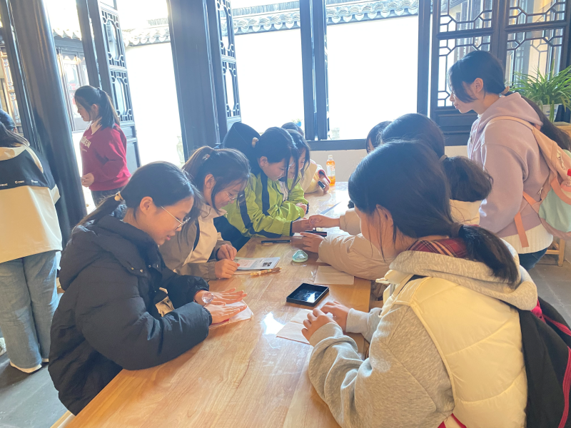 “春在江南，家风永传”主题社会实践活动走进苏州家风馆