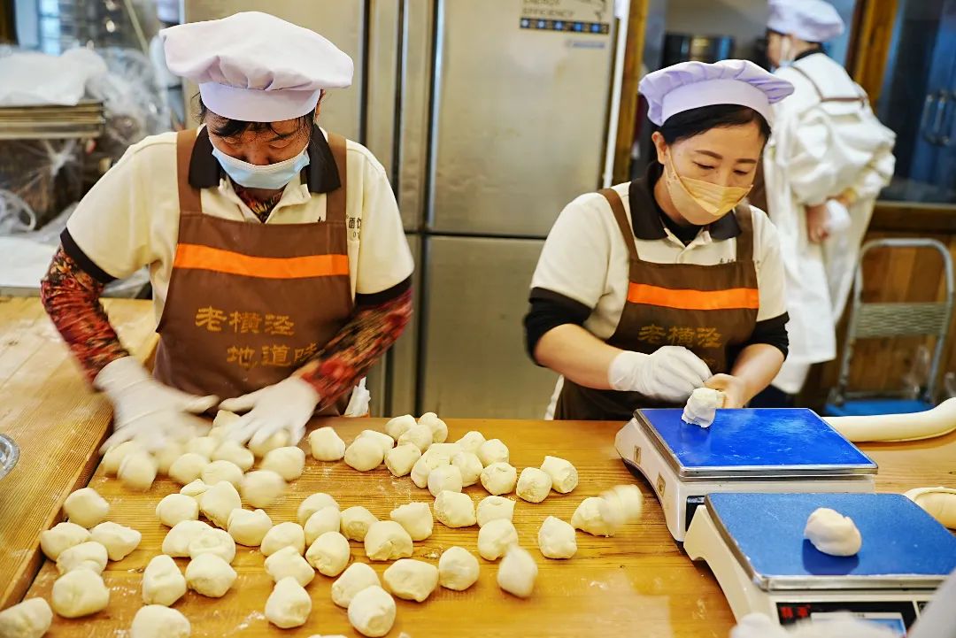这一口肉馒头，也太好吃了吧！