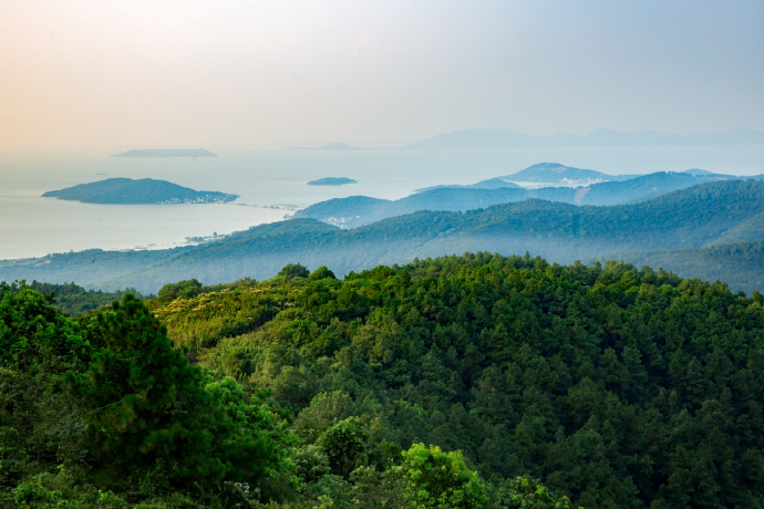 上岛开启登山踏青计划！