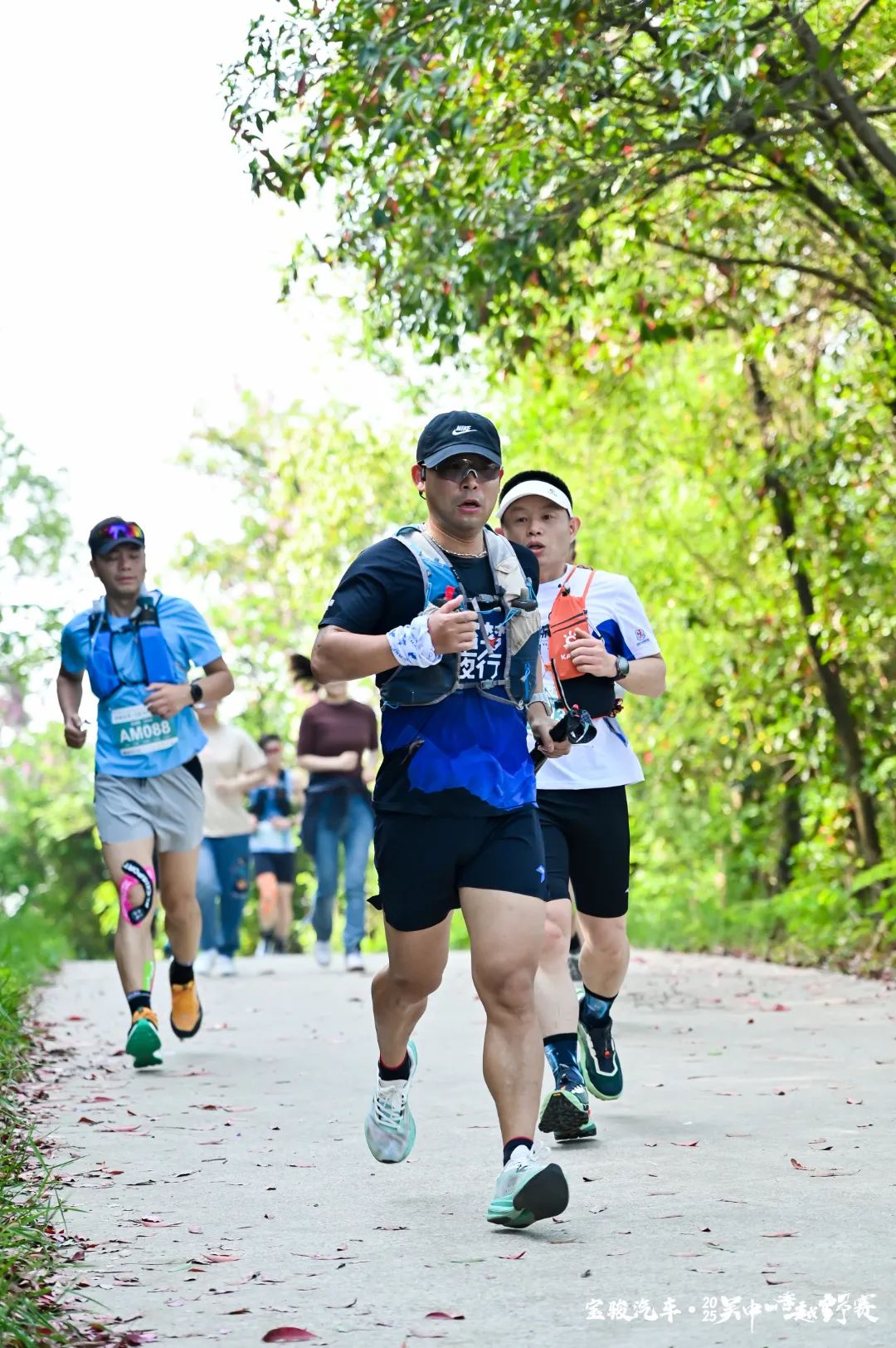 风光“吴”限！700多名越野选手“踏春”穹窿之巅