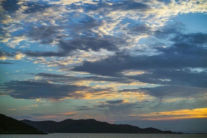 骑行追风，闯进初秋美景