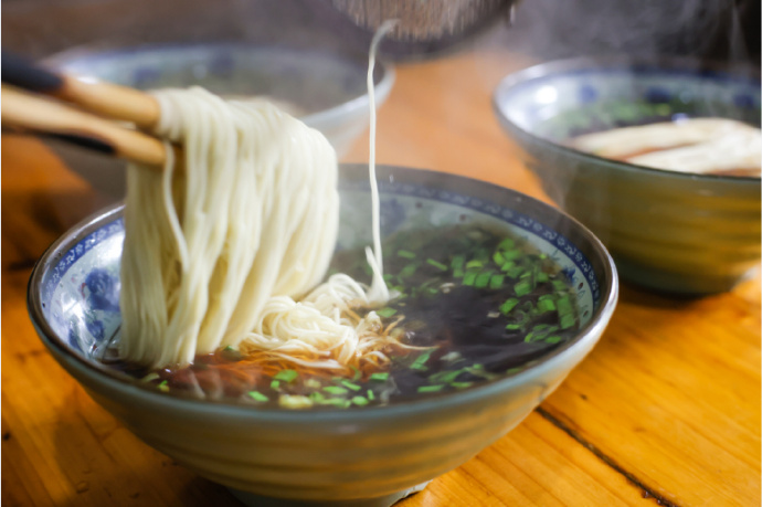 品一碗清晨“烟火气”