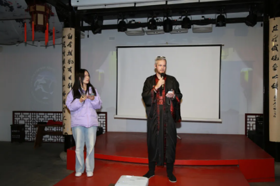 把“课堂”搬进严家花园 外国研学团深度探访木渎古镇