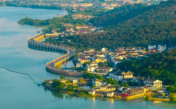 跟随这条线路赏银杏！