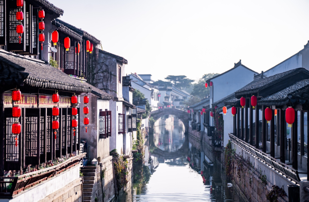 粉墙黛瓦，尽展中式建筑之美