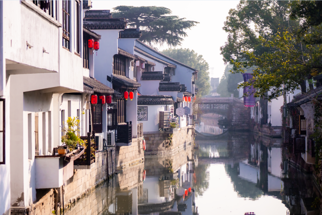 粉墙黛瓦，尽展中式建筑之美