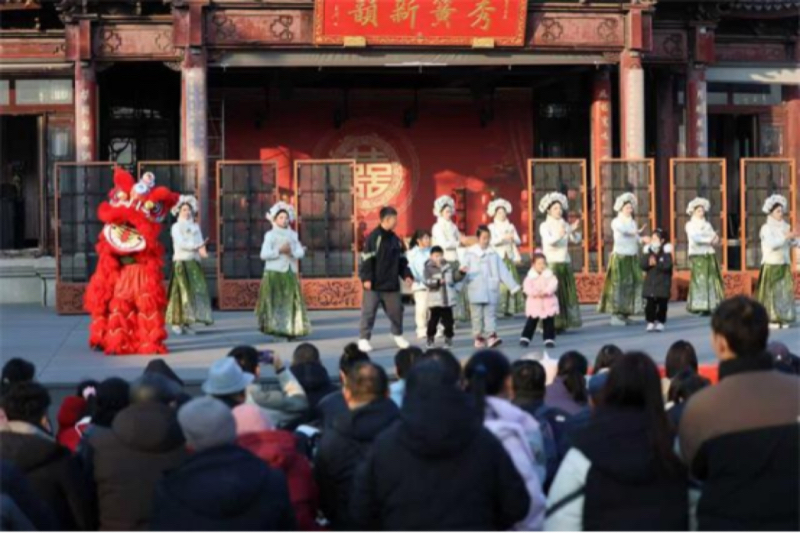 福甪来哉迎新春 古镇好市年味浓