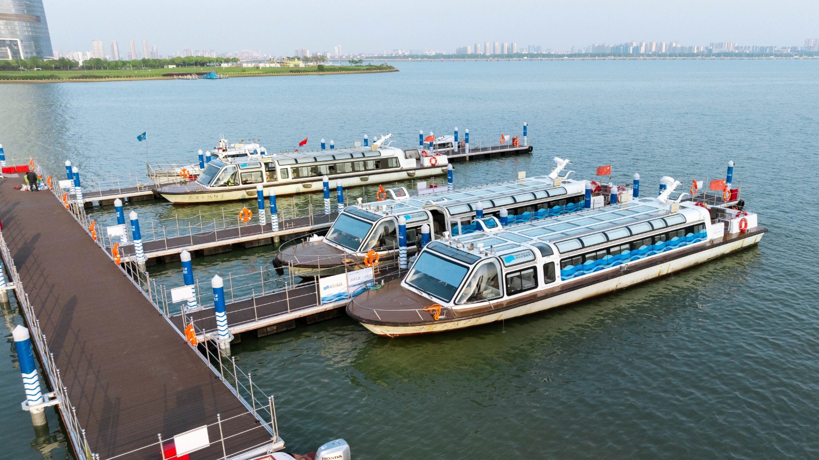 来太湖苏州湾，船上兜风+上岸撒欢