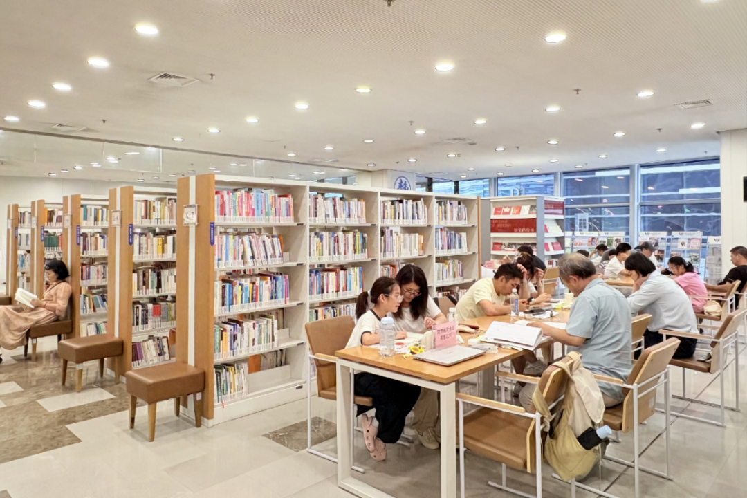走进文化殿堂,静心亦消暑