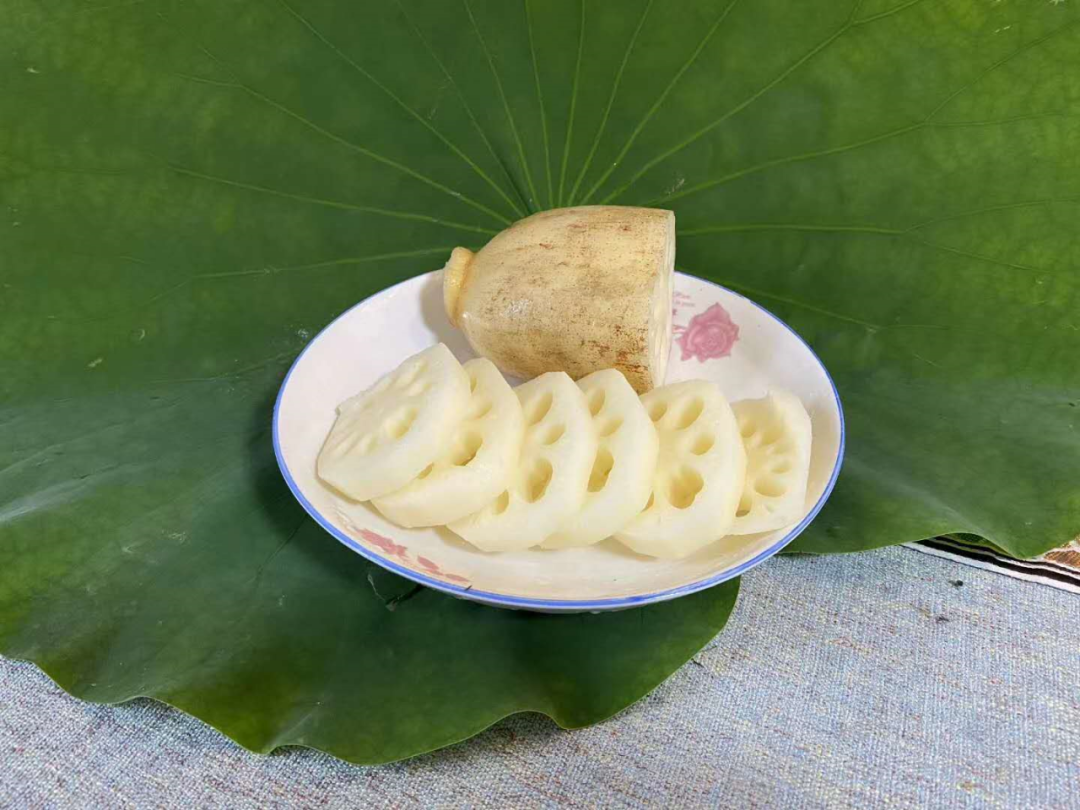 荷莲一身宝，秋藕最补人