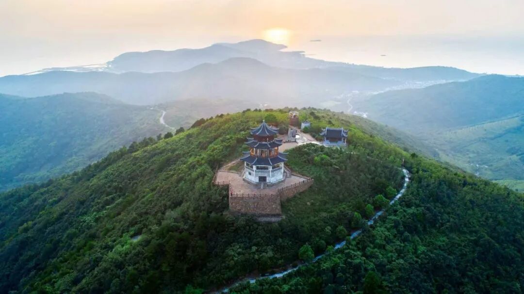 缥缈峰秋色正浓，登高正当时！